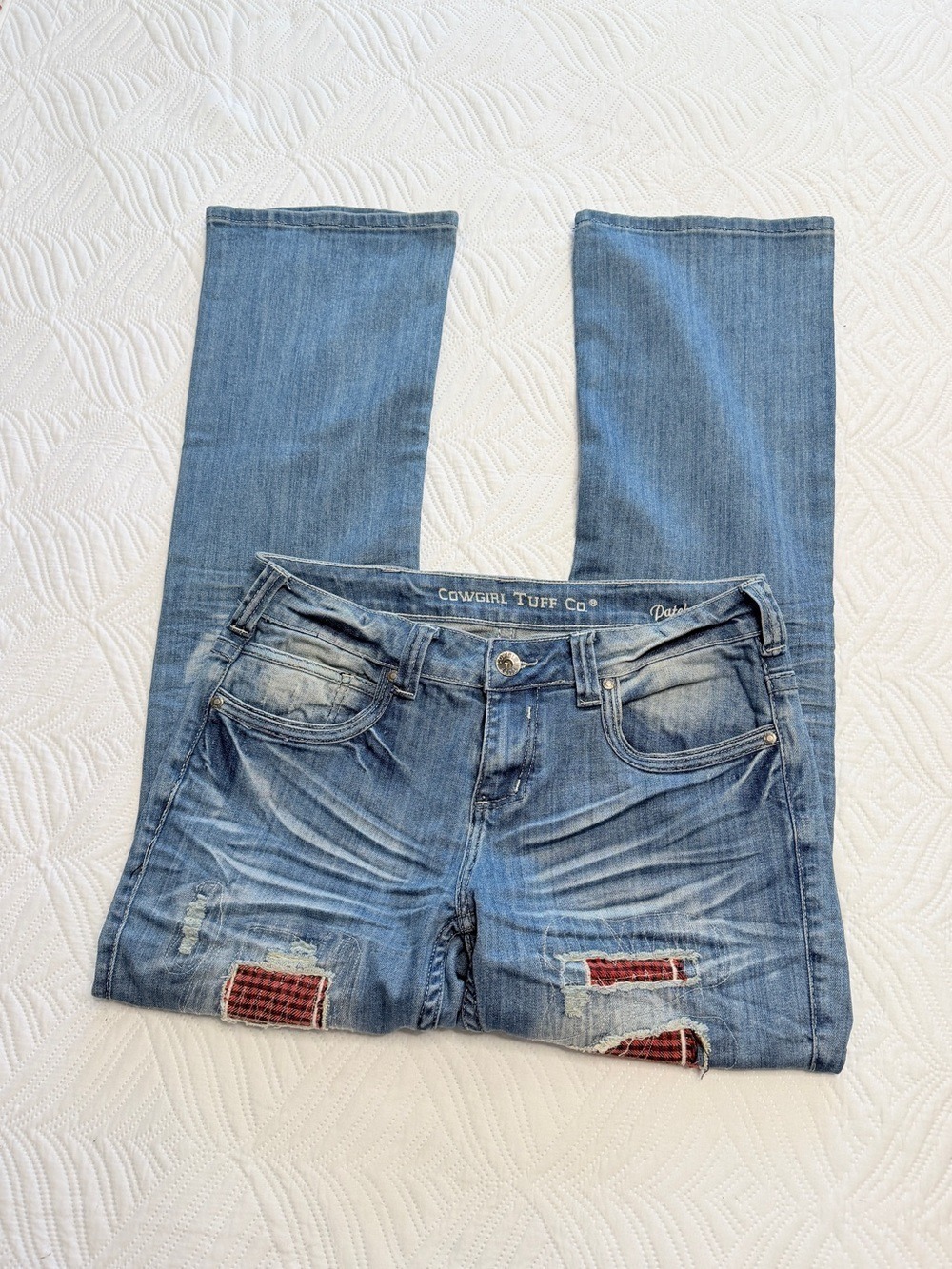Cowgirl Tuff Co. Patch Up Plaid Women’s Stonewashed Denim Jeans. Size 29 x 33